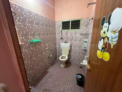 Bathroom Image of 1200 Sq.ft 3 BHK Builder Floor for rent in RV Nagar Vellore for Rs. 15000