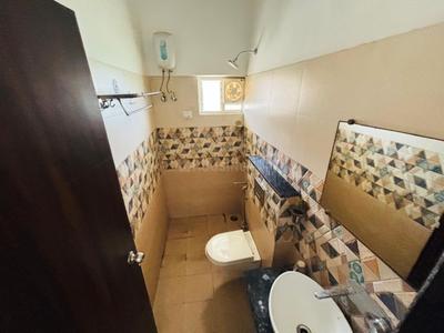 Bathroom Image of 1457 Sq.ft 3 BHK Apartment / Flat for rent in Sai Builders Vajra Towers, Bawadiya Kalan Bhopal for Rs. 30000