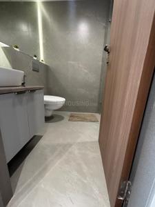 Bathroom Image of 2100 Sq.ft 4 BHK Apartment / Flat for sale in Andheri West Mumbai for Rs. 73000000