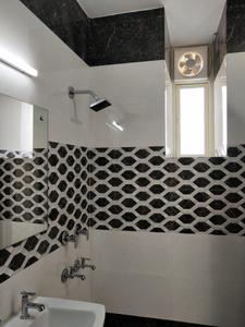 Bathroom Image of 2200 Sq.ft 4 BHK Apartment / Flat for sale in CGHS ShivLok Apartment, Sector 6 Dwarka New Delhi for Rs. 31500000