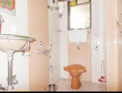 Bathroom Image of 600 Sq.ft 2 BHK Builder Floor for sale in Kandivali West Mumbai for Rs. 7500000