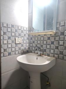 Common Bathroom One Image of 900 Sq.ft 2 BHK Apartment / Flat for rent in Said-Ul-Ajaib New Delhi for Rs. 25000