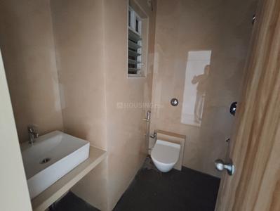Bathroom Image of 1525 Sq.ft 3 BHK Apartment / Flat for sale in Santacruz West Mumbai for Rs. 57000000