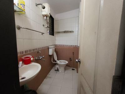 Bathroom Image of 600 Sq.ft 1 BHK Apartment / Flat for rent in Sanpada Navi Mumbai for Rs. 40000