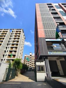 Image of 1800 Sq.ft 3 BHK Apartment / Flat for rent in Avis Aleeza Greens, Sarkhej, Ahmedabad for Rs. 35000