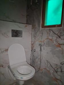 Common Bathroom Image of 1000 Sq.ft 2 BHK Apartment / Flat for sale in Sector 73 Noida for Rs. 3600000