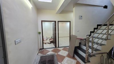 Balcony Image of 950 Sq.ft 3 BHK Builder Floor for rent in Patkapur Kanpur for Rs. 10000