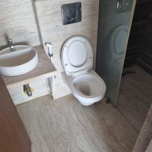 Bathroom Image of 1350 Sq.ft 2 BHK Apartment / Flat for rent in Grand Riviera, Paldi Ahmedabad for Rs. 27000