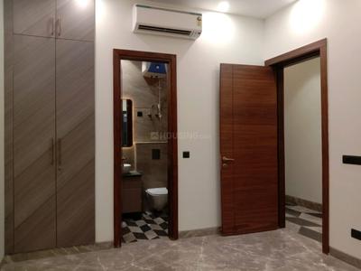 Bedroom Image of 1620 Sq.ft 3 BHK Builder Floor for sale in East Of Kailash New Delhi for Rs. 50000000