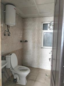 Common Bathroom Image of 1750 Sq.ft 3 BHK Apartment / Flat for rent in Gardenia Glory, Sector 46 Noida for Rs. 40000