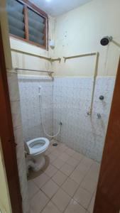 Bathroom Image of 700 Sq.ft 2 BHK Apartment / Flat for rent in Perambur Chennai for Rs. 20000