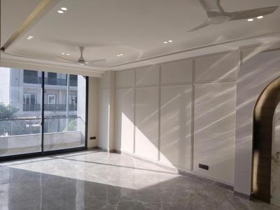 Living Room Image of 3000 Sq.ft 3.5 BHK Builder Floor for rent in Sector 27 Gurgaon for Rs. 100000