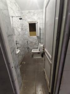 Bathroom Image of 750 Sq.ft 2 BHK Independent House for rent in Munirka New Delhi for Rs. 24000