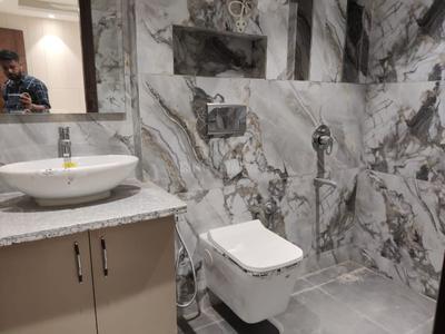 Bathroom Image of 3500 Sq.ft 3 BHK Builder Floor for rent in Freedom Fighters Enclave New Delhi for Rs. 55000
