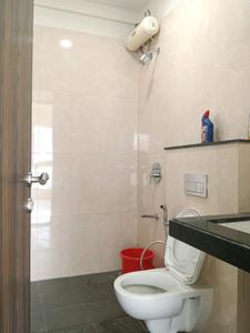 Common Bathroom Image of 985 Sq.ft 3 BHK Apartment / Flat for rent in Sheth Zuri by Ashwin Sheth Group, Thane West Thane for Rs. 60000