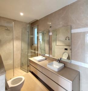 Bathroom Image of 5900 Sq.ft 5 BHK Villa for sale in BPTP Visionnaire Homes Villas, Sector 70A Gurgaon for Rs. 67500000