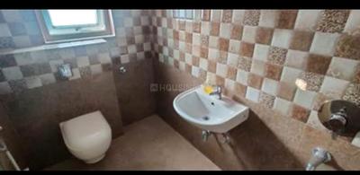 Bathroom Image of 1700 Sq.ft 3 BHK Apartment / Flat for rent in Mithanpura Muzaffarpur for Rs. 35000