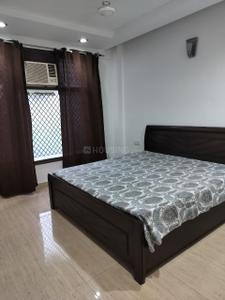 Bedroom Image of 1600 Sq.ft 3 BHK Builder Floor for sale in Kailash Colony New Delhi for Rs. 40000000