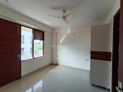 Bedroom Image of 2480 Sq.ft 3 BHK Builder Floor for rent in DLF Capital Greens, Karampura New Delhi for Rs. 59000