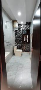 Bathroom Image of 550 Sq.ft 1 BHK Builder Floor for rent in Vikaspuri New Delhi for Rs. 16000