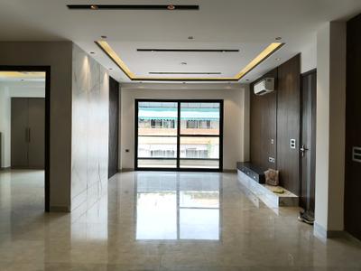 Living Room Image of 539 Sq.ft 2 BHK Apartment / Flat for sale in ROF Aalayas 1, Sector 102 Gurgaon for Rs. 5500000