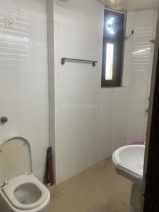 Bathroom Image of 1350 Sq.ft 3 BHK Apartment / Flat for rent in DDA Navniti Apartments, Patparganj New Delhi for Rs. 50000