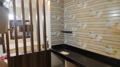 Kitchen Image of 880 Sq.ft 1 BHK Builder Floor for rent in Alambagh Lucknow for Rs. 12000