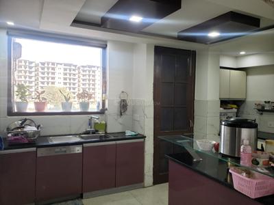 Kitchen Image of 2150 Sq.ft 4 BHK Apartment / Flat for rent in Peer Muchalla Zirakpur for Rs. 45000
