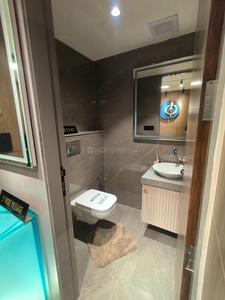 Bathroom Image of 2200 Sq.ft 4 BHK Apartment / Flat for sale in Courtyard Bellagio, Bhayli Vadodara for Rs. 15100000