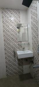 Bathroom Image of 1038 Sq.ft 2 BHK Apartment / Flat for sale in New krishna, Kopar Khairane Navi Mumbai for Rs. 14500000