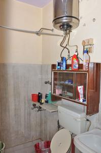 Bathroom Image of 150 Sq.ft 1 RK Apartment / Flat for rent in Anna Nagar Chennai for Rs. 12000