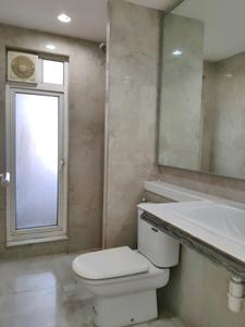 Common Bathroom Image of 1100 Sq.ft 3 BHK Apartment / Flat for sale in Rustomjee La Familia, Thane West Thane for Rs. 22500000