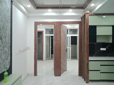 Living Room Image of 1010 Sq.ft 2 BHK Apartment / Flat for sale in Sector 72 Noida for Rs. 4550000