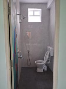 Bathroom Image of 950 Sq.ft 2 BHK Independent House for rent in Perumbakkam Chennai for Rs. 25000