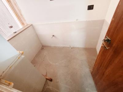 Bathroom Image of 1750 Sq.ft 3 BHK Apartment / Flat for rent in Radhe Infinity, Kudasan Gandhinagar for Rs. 32000