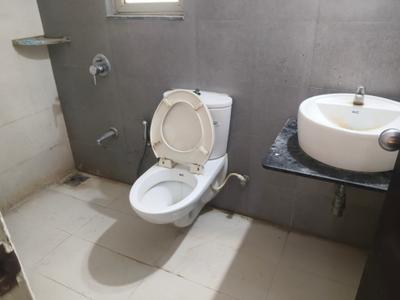Image of 1080 Sq.ft 2 BHK Apartment / Flat for rent in Adani The Meadows, Shantigram, Ahmedabad for Rs. 34500
