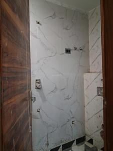 Common Bathroom Image of 1250 Sq.ft 3 BHK Apartment / Flat for sale in JMD Siddhi Vinayak, Sector 73 Noida for Rs. 6500000