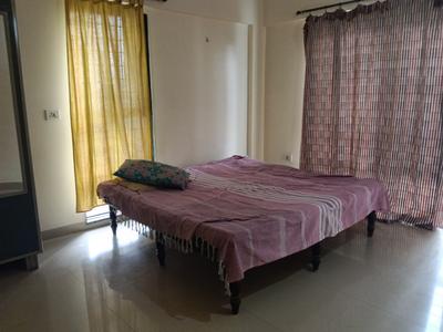 Bedroom Image of 1100 Sq.ft 2 BHK Apartment / Flat for rent in Magarpatta Jasminium, Magarpatta City Pune for Rs. 36000