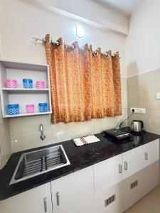 Kitchen Image of 300 Sq.ft 1 RK Apartment / Flat for rent in Vyttila Kochi for Rs. 14000
