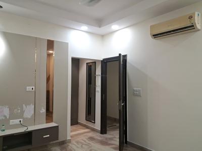 Bedroom Image of 2700 Sq.ft 4 BHK Builder Floor for sale in Paschim Vihar New Delhi for Rs. 60000000