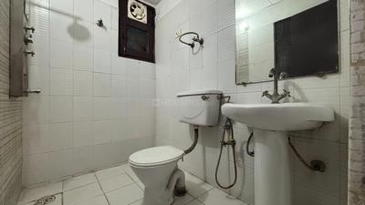 Bathroom Image of 920 Sq.ft 2 BHK Apartment / Flat for sale in Gaurs Green Vista, Indirapuram Ghaziabad for Rs. 10600000