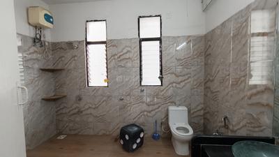 Bathroom Image of 2800 Sq.ft 3 BHK Apartment / Flat for sale in Camp Pune for Rs. 40000000