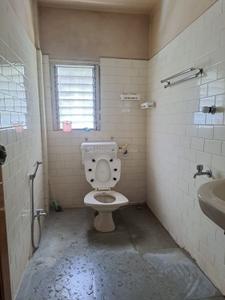 Bathroom Image of Boys allowed in Karve Nagar, Pune