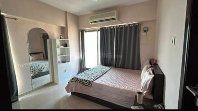 Bedroom Image of 1000 Sq.ft 3 BHK Apartment / Flat for rent in Lashkaria Empress, Andheri West Mumbai for Rs. 95000