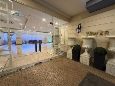 Hall Image of 1000 Sq.ft 2 BHK Apartment / Flat for sale in Kanakia Paris, Bandra East Mumbai for Rs. 33500000