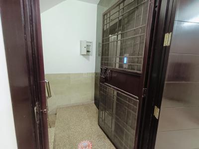 Bathroom Image of 1500 Sq.ft 2 BHK Builder Floor for rent in Karkardooma New Delhi for Rs. 40000