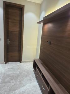 Bedroom Image of 1800 Sq.ft 3 BHK Builder Floor for sale in Rajouri Garden New Delhi for Rs. 40000000