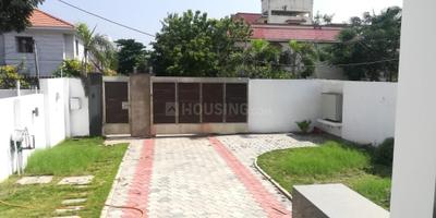Balcony Image of 6500 Sq.ft 6 BHK Independent House for sale in Palavakkam, Sholinganallur Chennai for Rs. 140000000