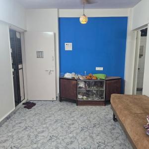 Hall Image of 950 Sq.ft 2 BHK Apartment / Flat for rent in Gokul Plaza, Kandivali East Mumbai for Rs. 45000