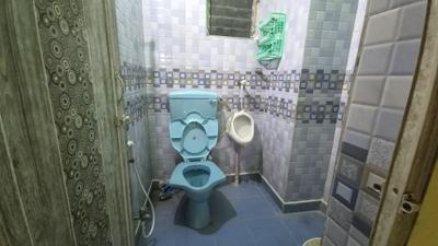 Bathroom Image of 250 Sq.ft 1 RK Apartment / Flat for rent in Kasba Kolkata for Rs. 7000